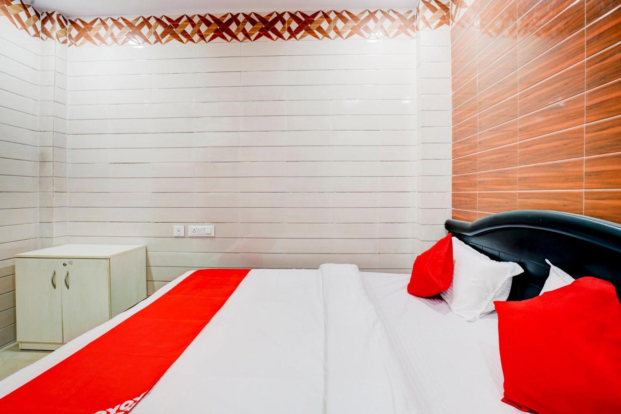 Hotel O Aroma Classic Near Nampally Main Railway Station حيدر أباد المظهر الخارجي الصورة